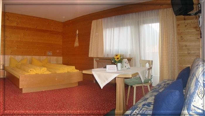 Pension Kristall Neustift im Stubaital Habitación foto